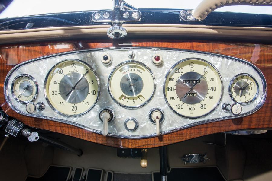 Панель приборов Mercedes-Benz 500K Tourenwagen 2 Turen (W29) 1934 года  (фото 32 из 32)